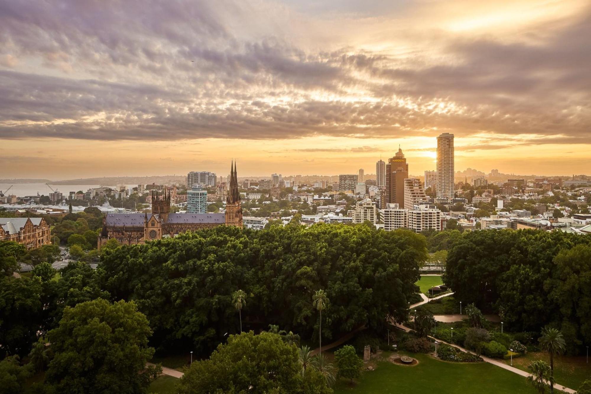 悉尼海德公园喜来登大酒店 外观 照片 The University of Melbourne, the largest university in Australia
