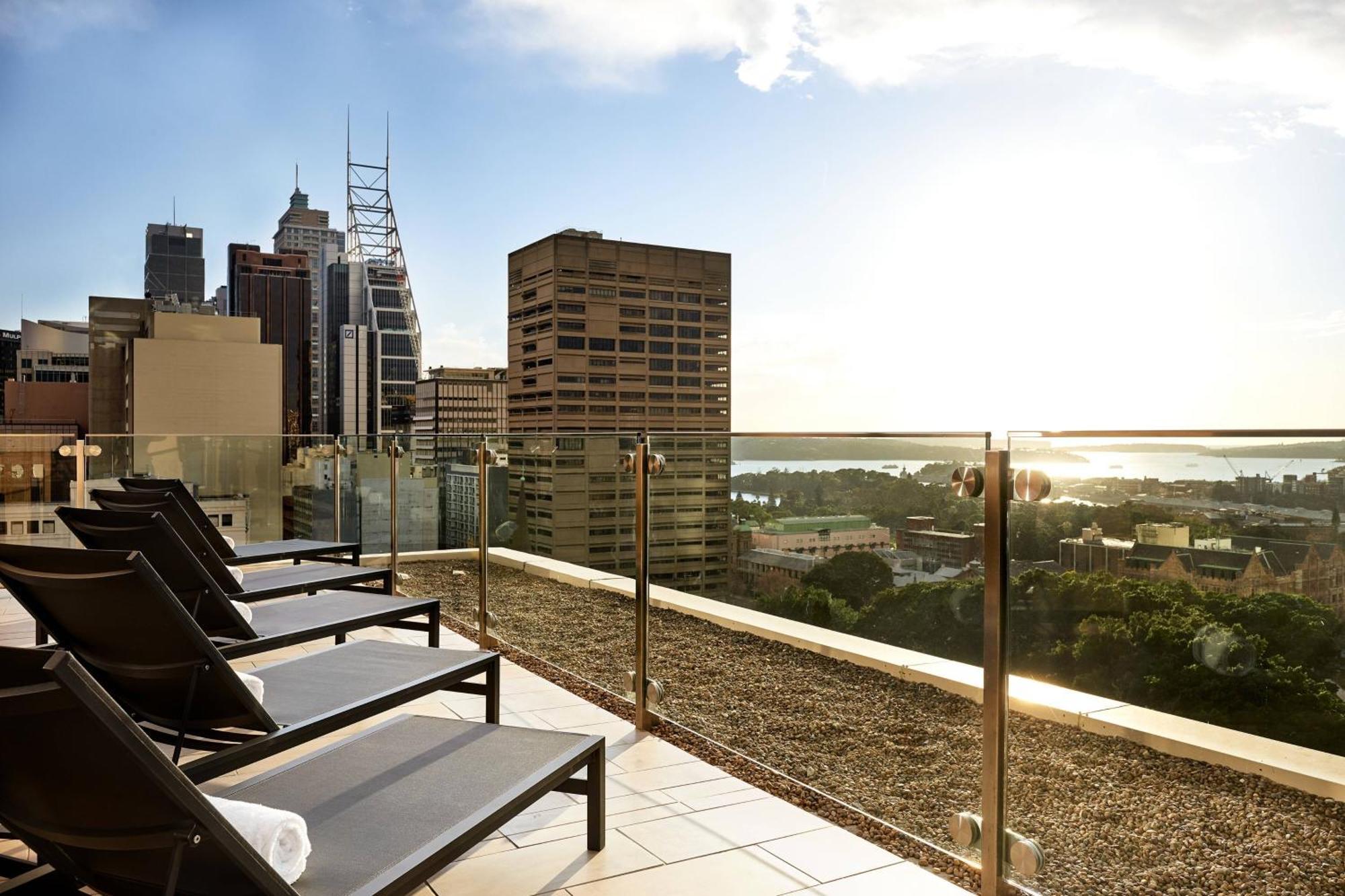 悉尼海德公园喜来登大酒店 外观 照片 The rooftop pool at the Westin