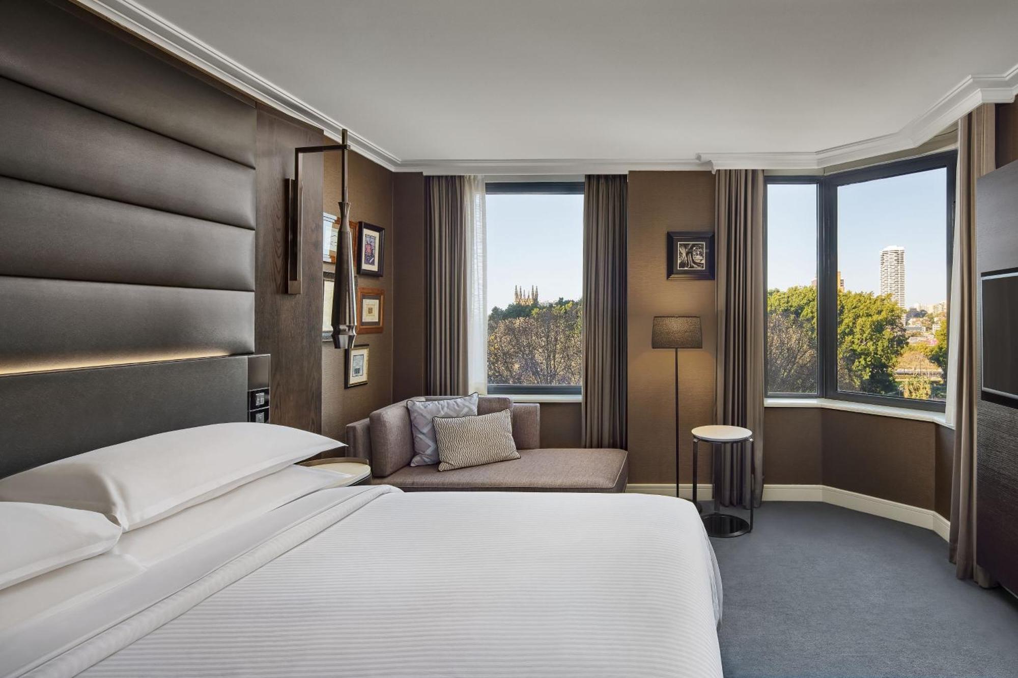 悉尼海德公园喜来登大酒店 外观 照片 A guest room at the London St Pancras Renaissance Hotel