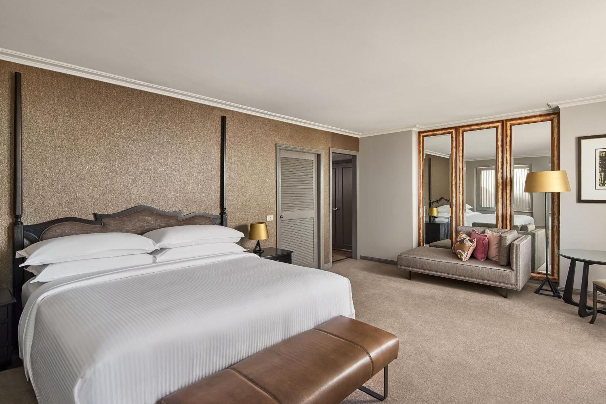 悉尼海德公园喜来登大酒店 外观 照片 A bedroom at the hotel
