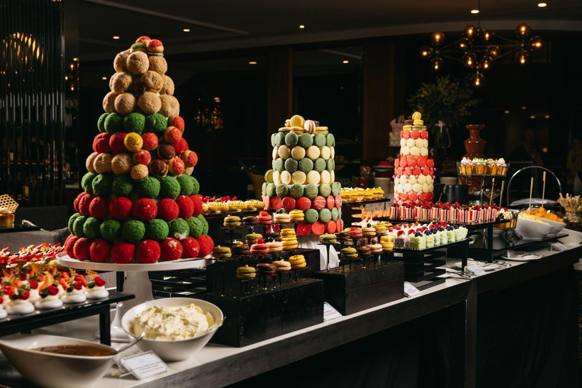 悉尼海德公园喜来登大酒店 外观 照片 A dessert buffet