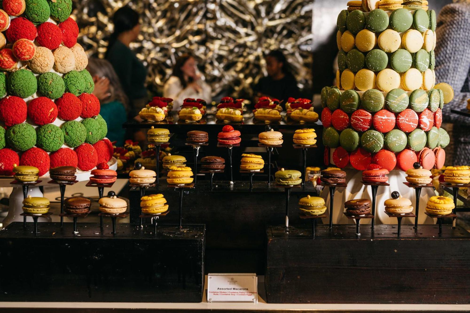 悉尼海德公园喜来登大酒店 外观 照片 Macarons at the Ritz-Carlton, DIFC, Dubai
