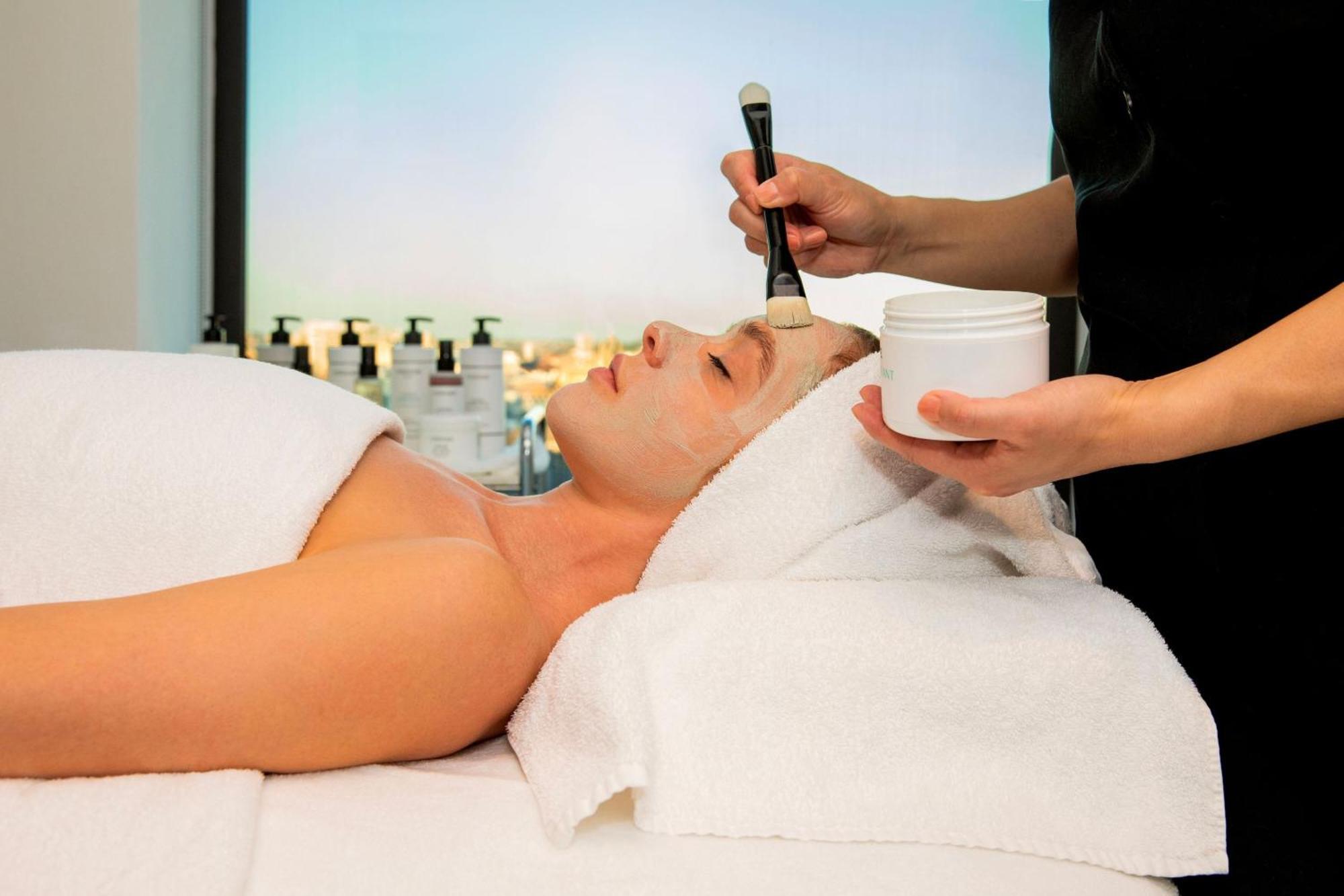 悉尼海德公园喜来登大酒店 外观 照片 A facial treatment